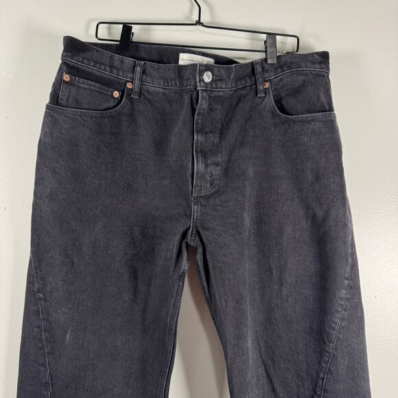 Abercrombie & Fitch Black The 90's Relaxed Jeans High Rise Size 33/16 Short - Picture 3 of 11